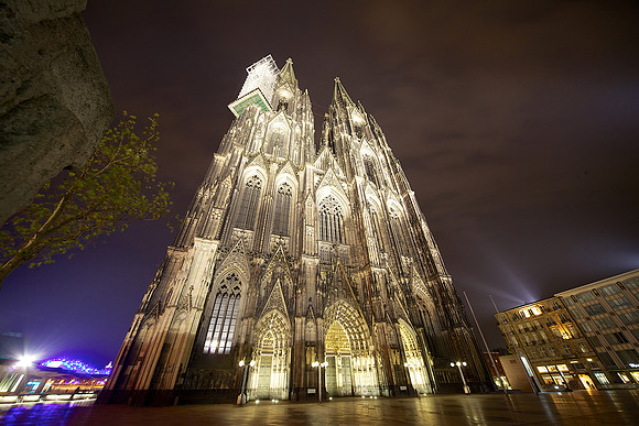 Stunning nighttime view of Cologne Cathedral