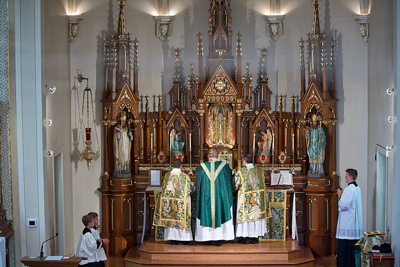 Traditional Latin Mass