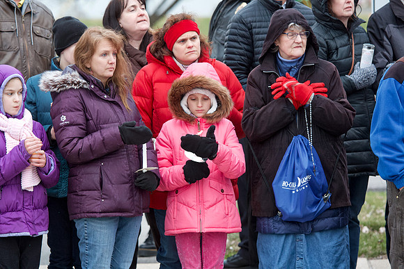Pro-life rally outside Planned Parenthood