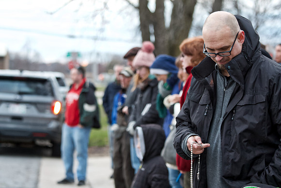 Pro-life rally outside Planned Parenthood