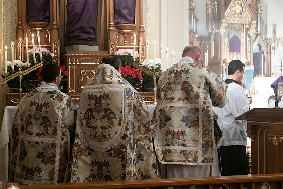 Traditional Latin Mass