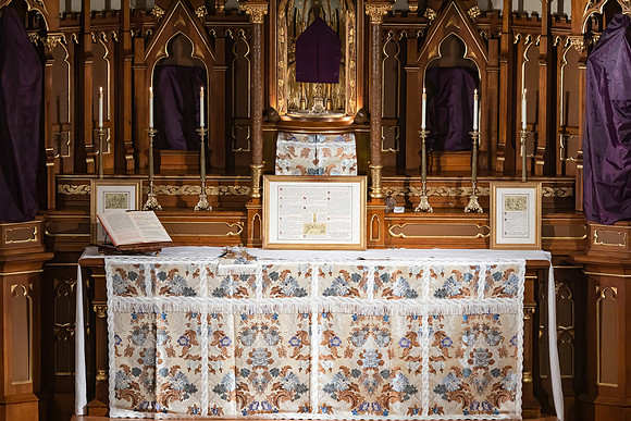 Traditional Latin Mass